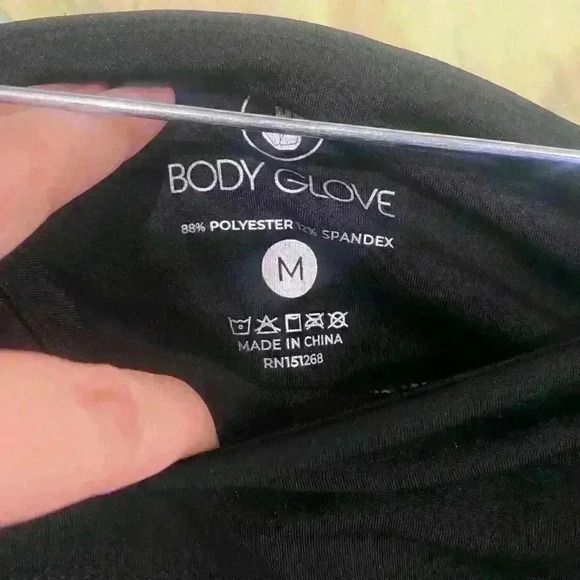 NWT Body Glove Blue Palm Print Capris Leggings with Side pockets Sz M - Picture 4 of 6